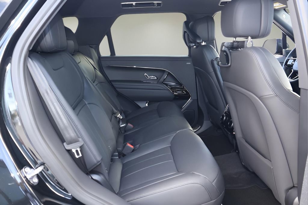 New 2026 Land Rover Range Rover Sport Dynamic SE AWD/4WD image 17