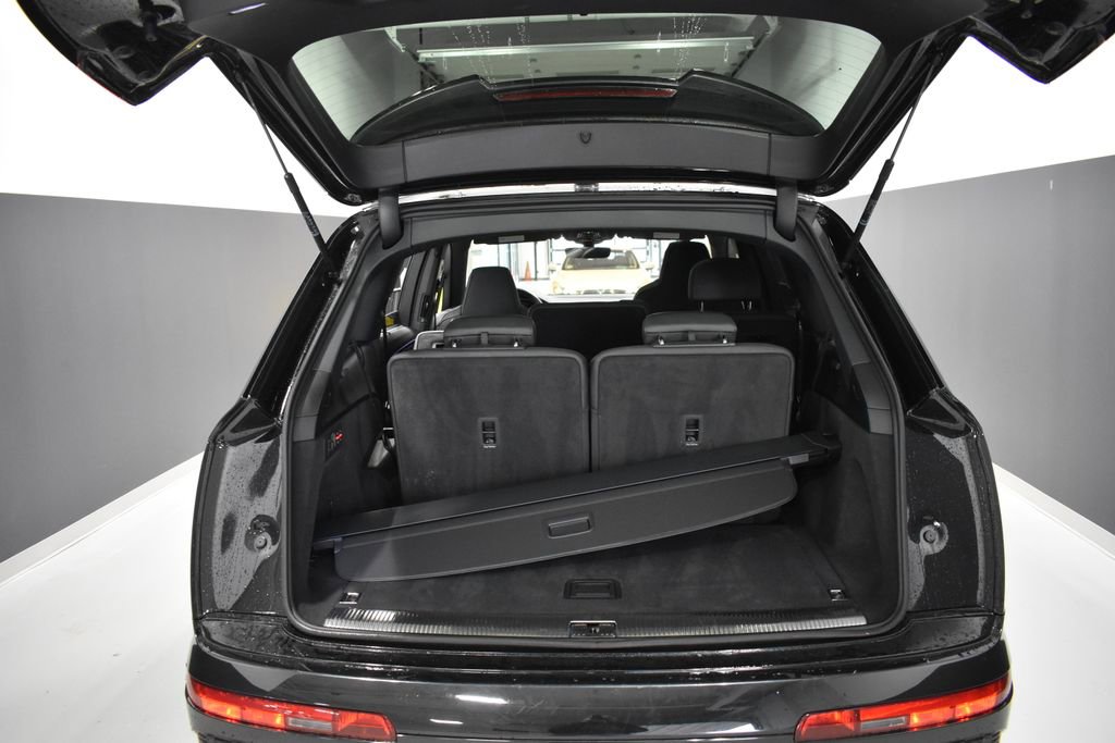 Used 2023 Audi SQ7 Prestige AWD/4WD image 38