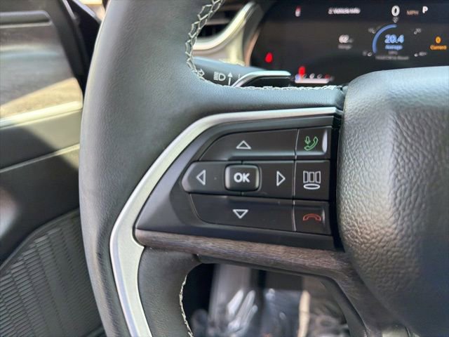 Used 2023 Jeep Grand Cherokee L Limited AWD/4WD image 21