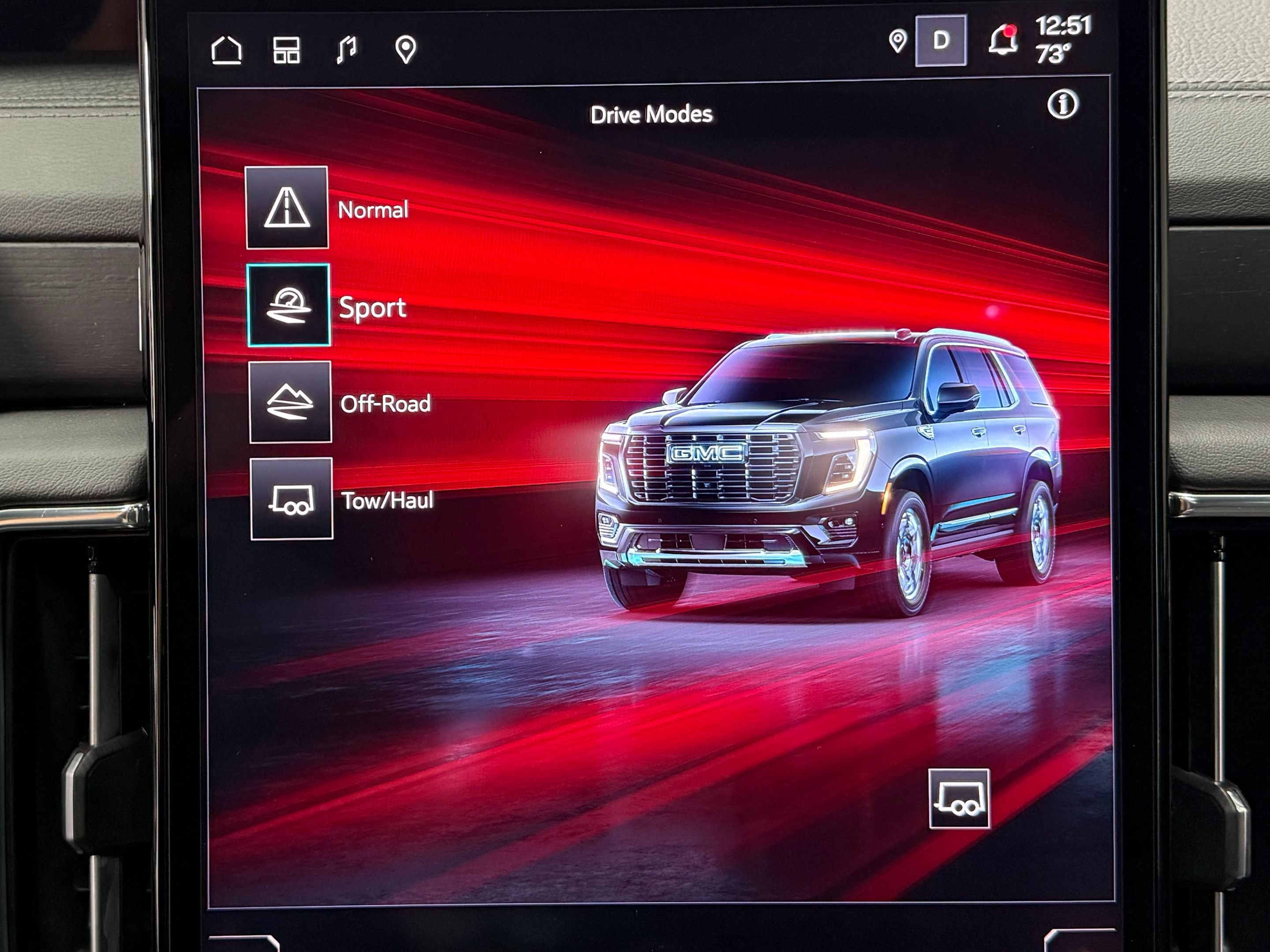 Used 2025 GMC Yukon Denali w/ Sun & Power Step Package AWD/4WD image 29