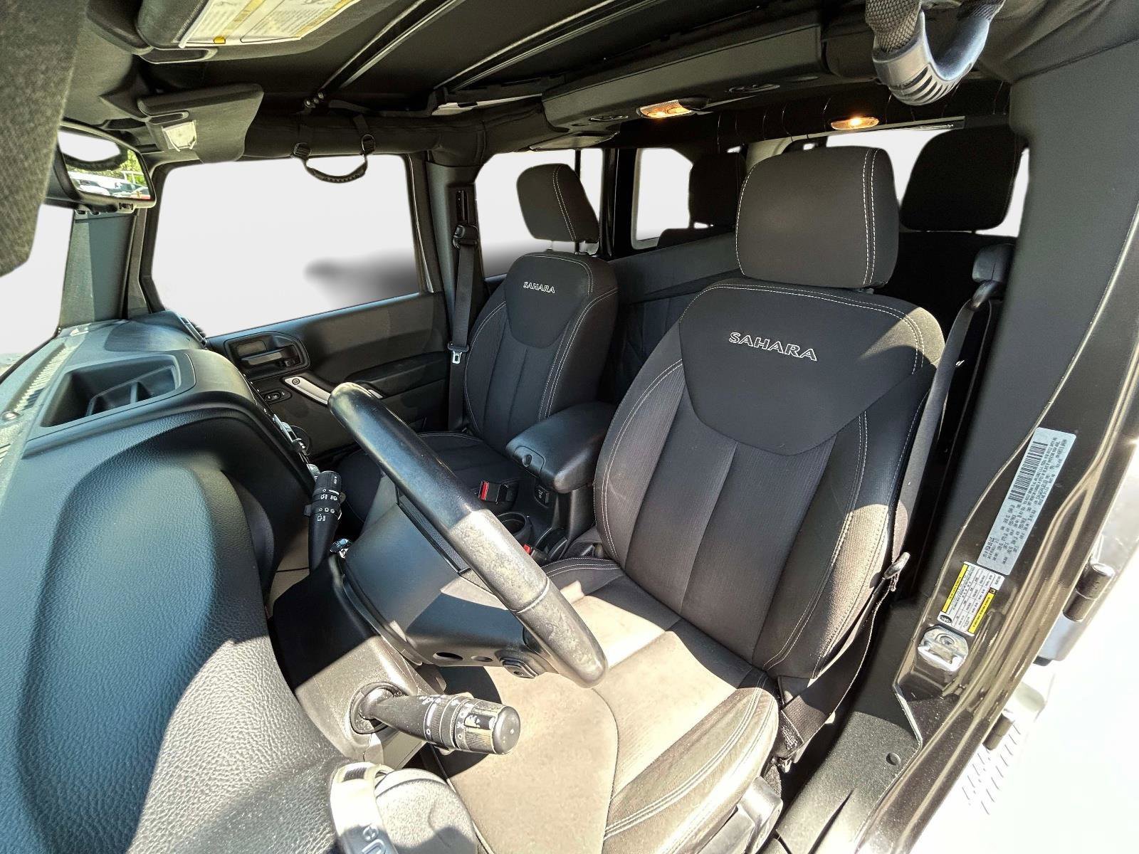 Used 2017 Jeep Wrangler Unlimited Sahara w/ Connectivity Group image 11