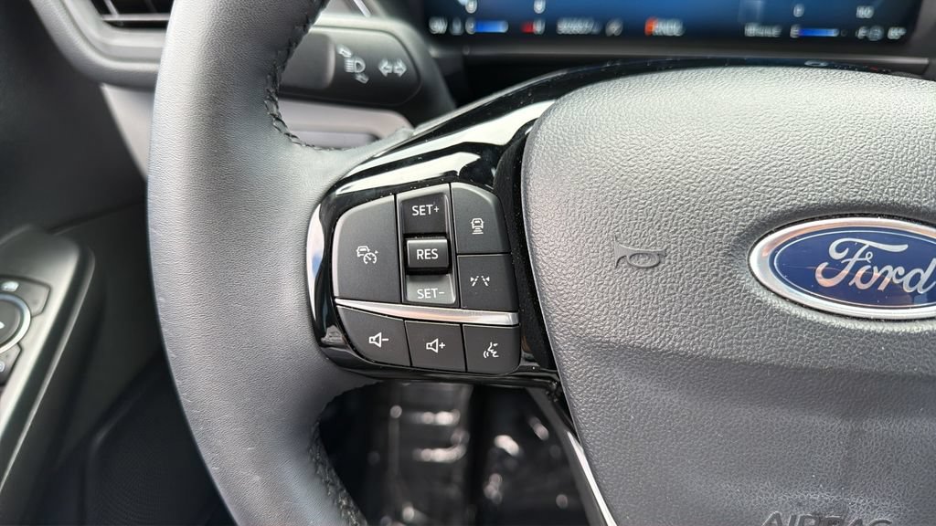 Used 2023 Ford Escape Platinum w/ Premium Technology Package AWD/4WD image 25
