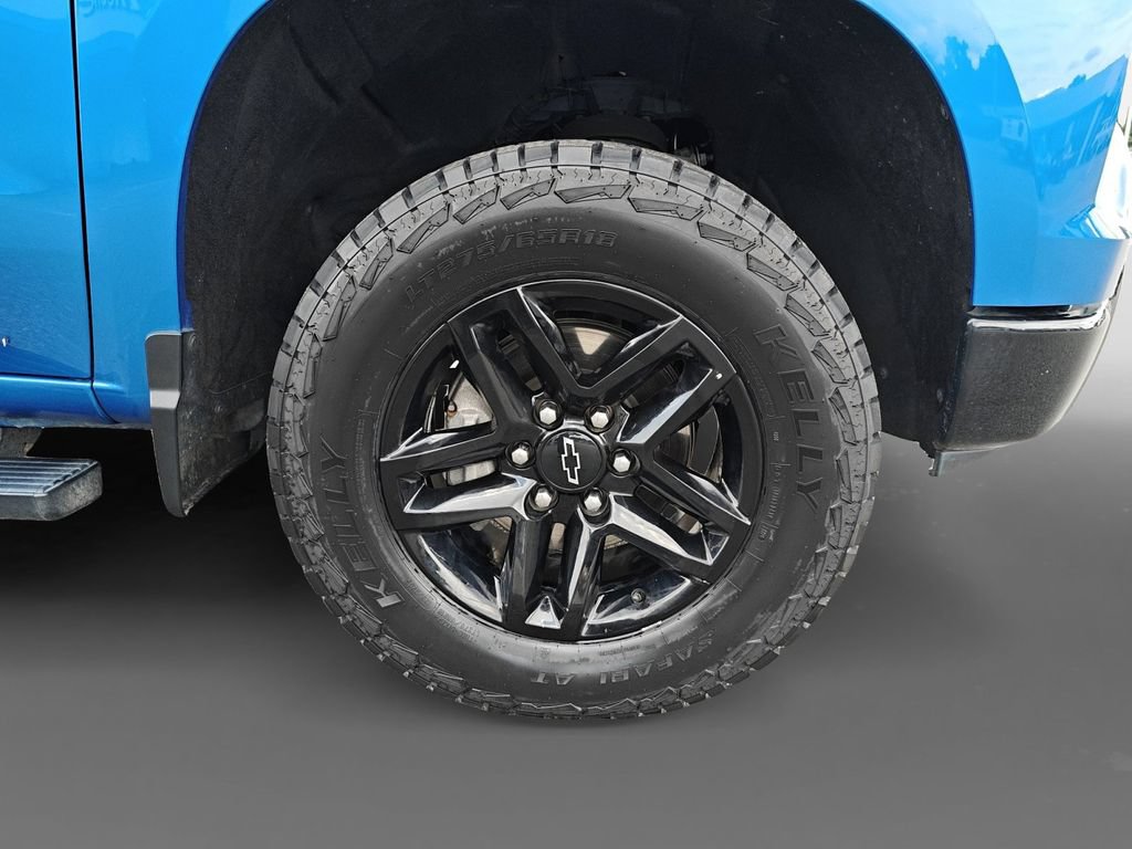 Used 2023 Chevrolet Silverado 1500 Custom Trail Boss w/ LPO, Dark Essentials Package AWD/4WD image 16