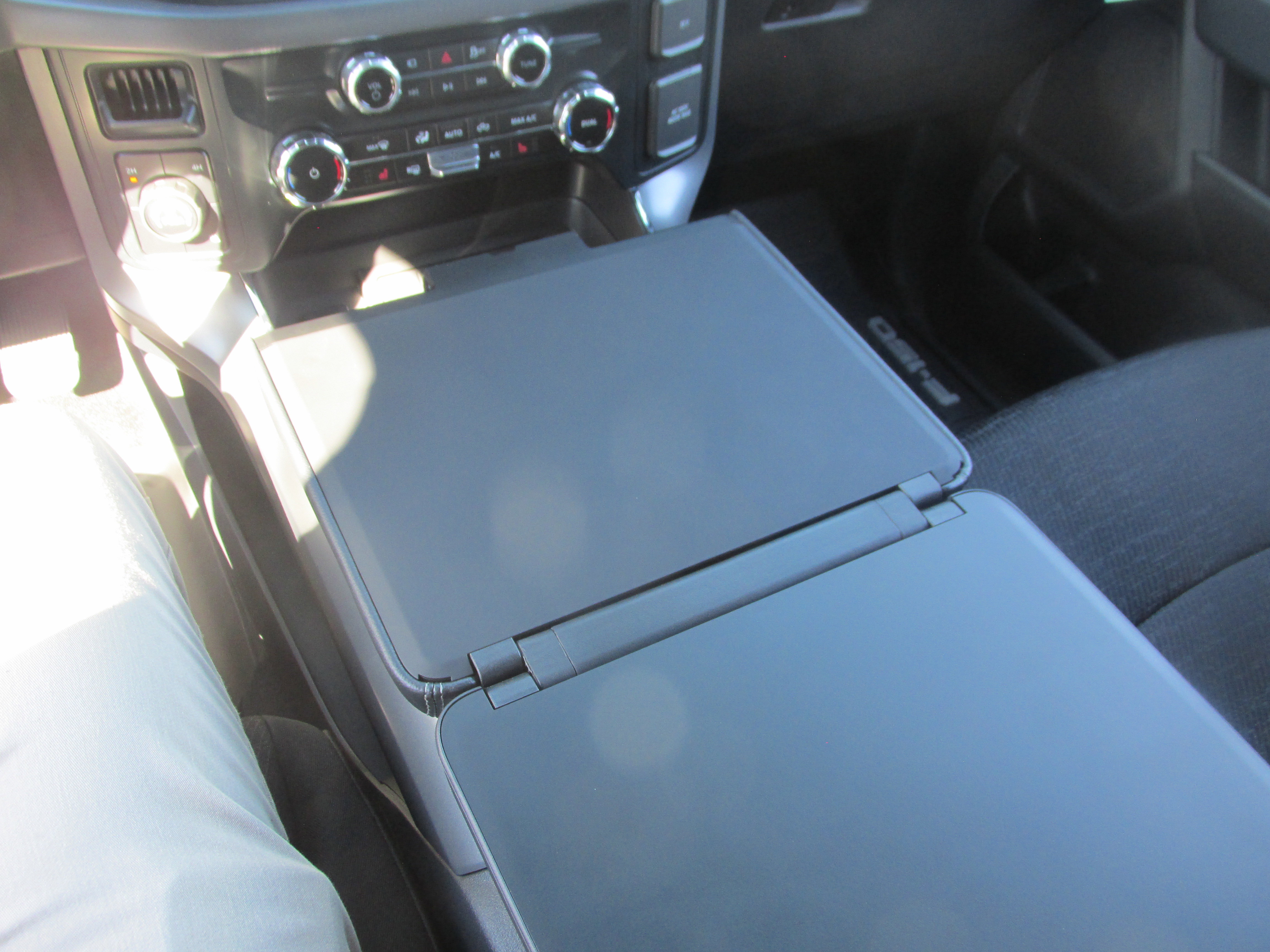 New 2026 Ford F150 XLT w/ Equipment Group 302A MID image 38