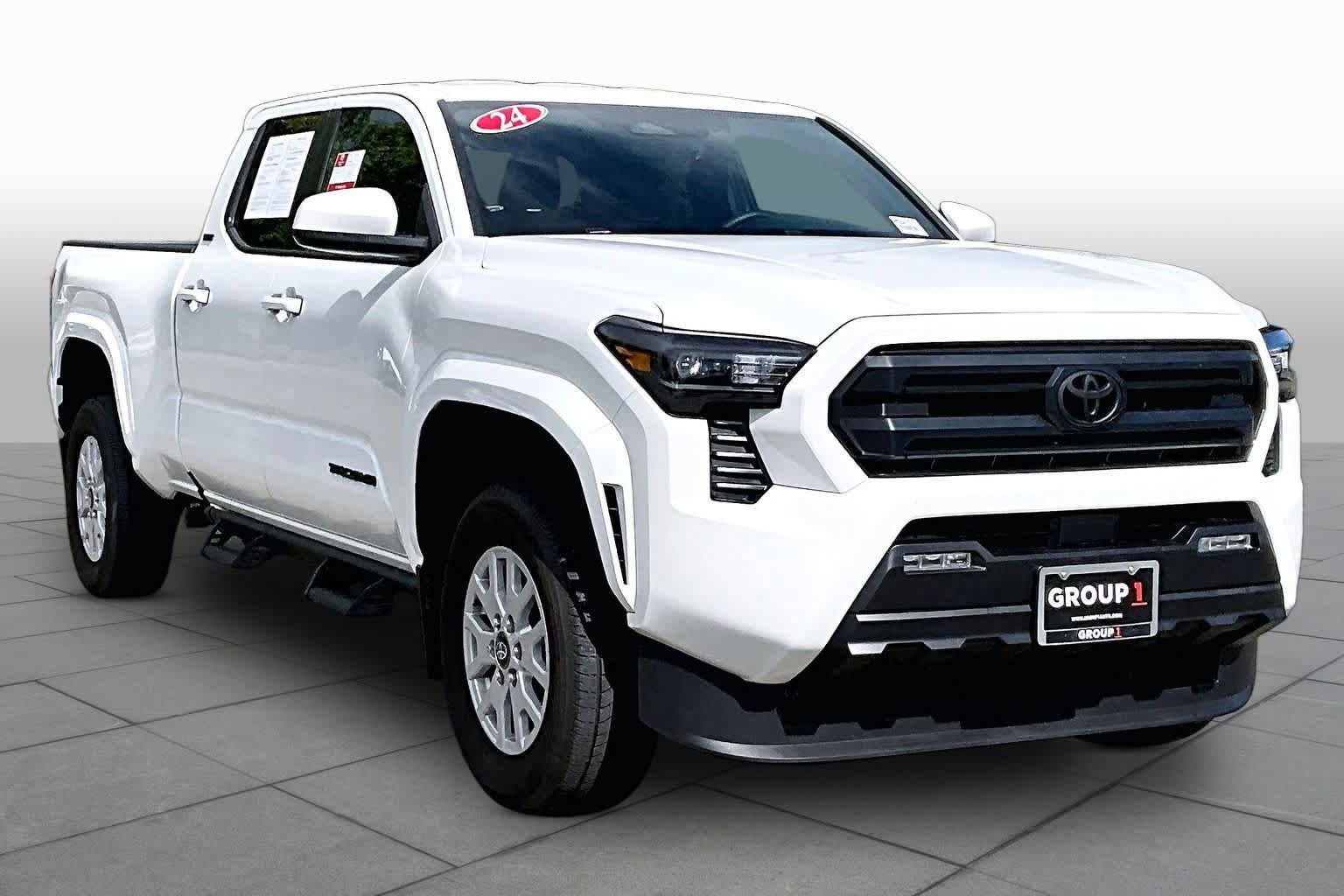 Used 2024 Toyota Tacoma SR5 AWD/4WD image 2