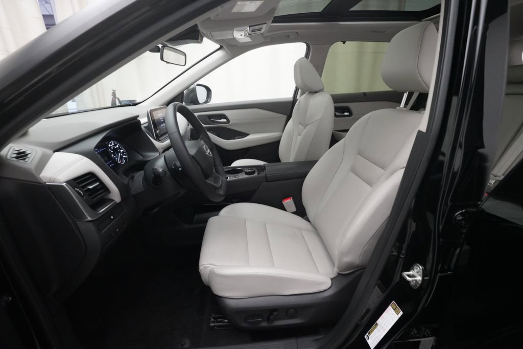 Certified 2025 Nissan Rogue SV w/ SV Premium Package image 7