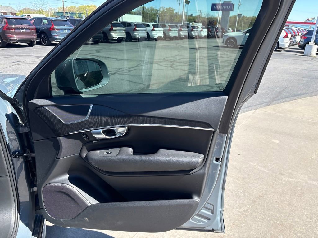 Used 2020 Volvo XC90 T6 Momentum w/ Protection Package Premier AWD/4WD image 29