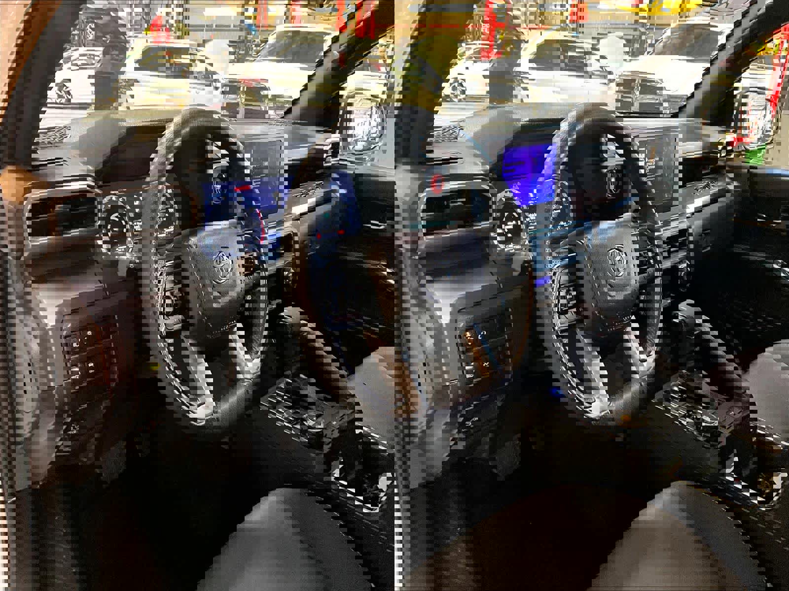 Used 2025 Toyota Tacoma TRD Off-Road image 8