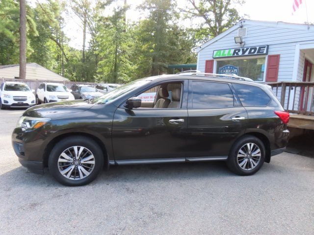 Used 2017 Nissan Pathfinder SL w/ SL Tech Package AWD/4WD image 8