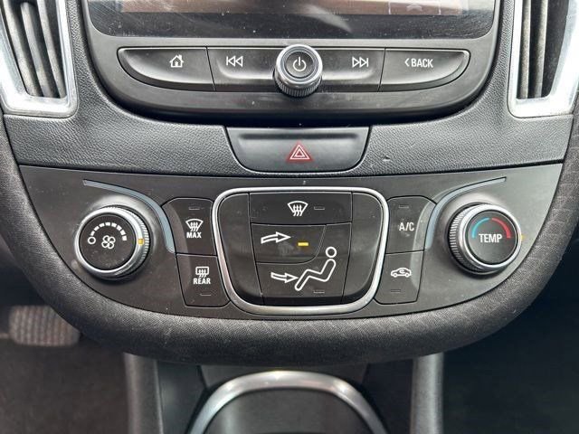 Used 2017 Chevrolet Malibu LT image 25