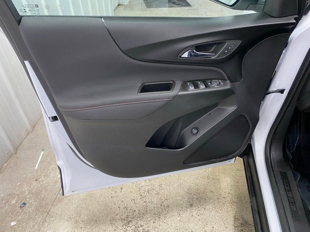 Used 2023 Chevrolet Equinox RS image 45