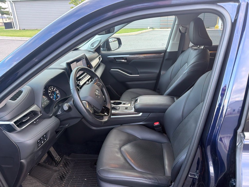 Used 2021 Toyota Highlander Limited AWD/4WD image 13