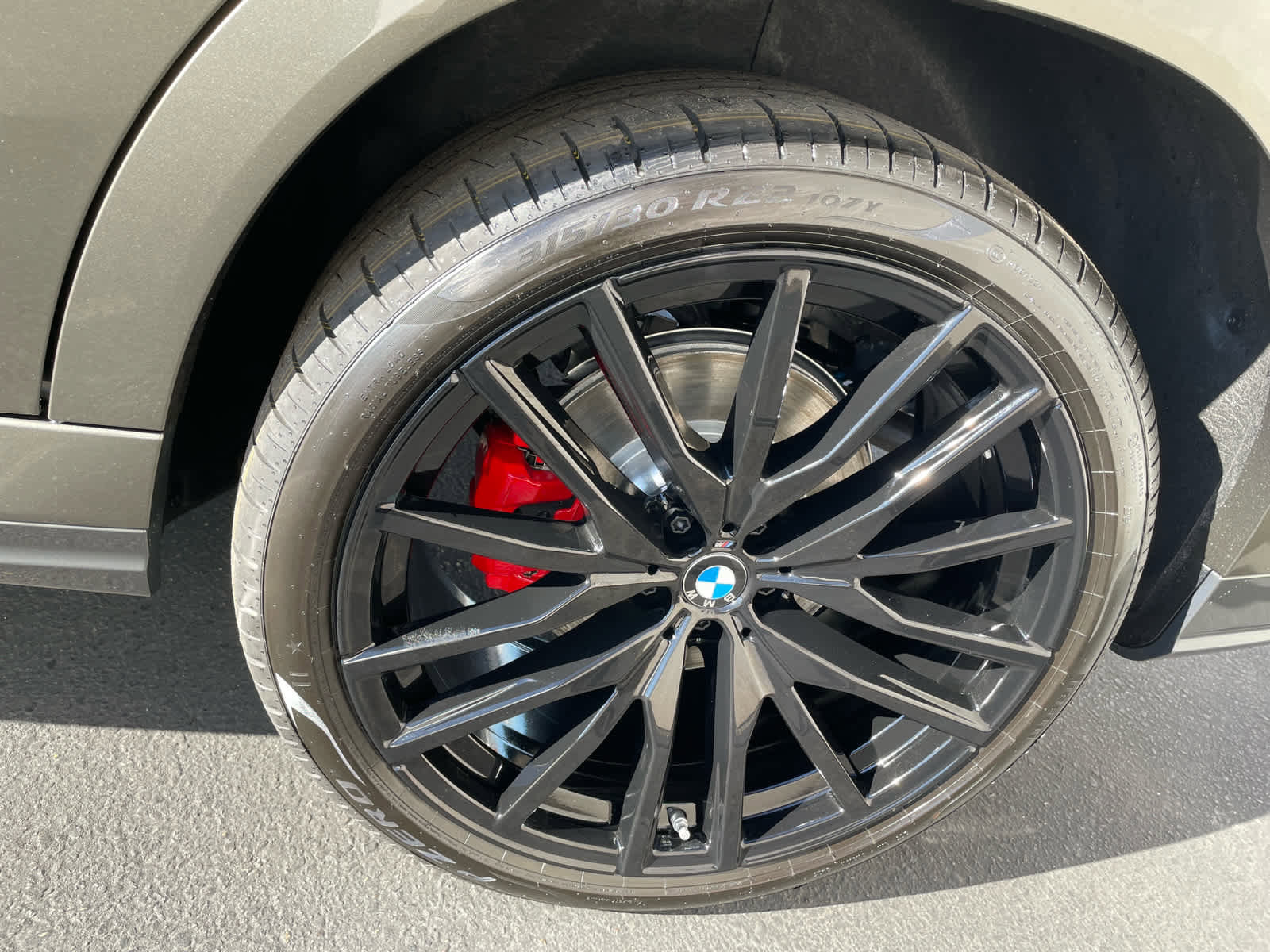 New 2026 BMW X6 xDrive40i w/ Climate Comfort Package image 21