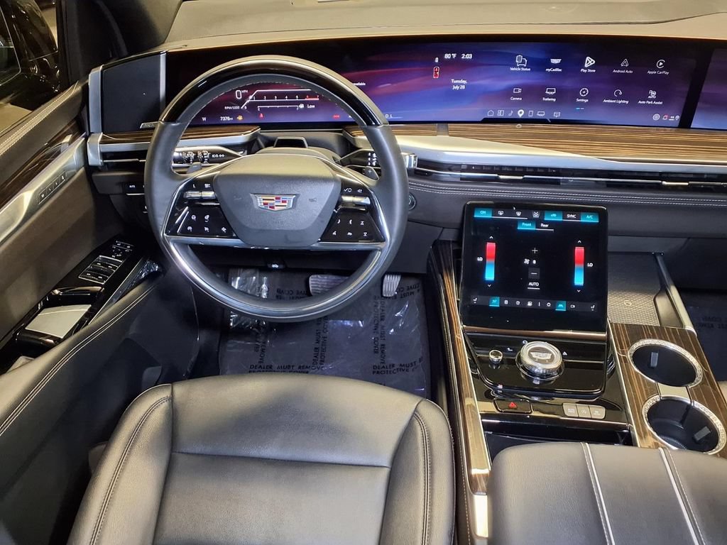 Certified 2025 Cadillac Escalade ESV Luxury AWD/4WD image 15