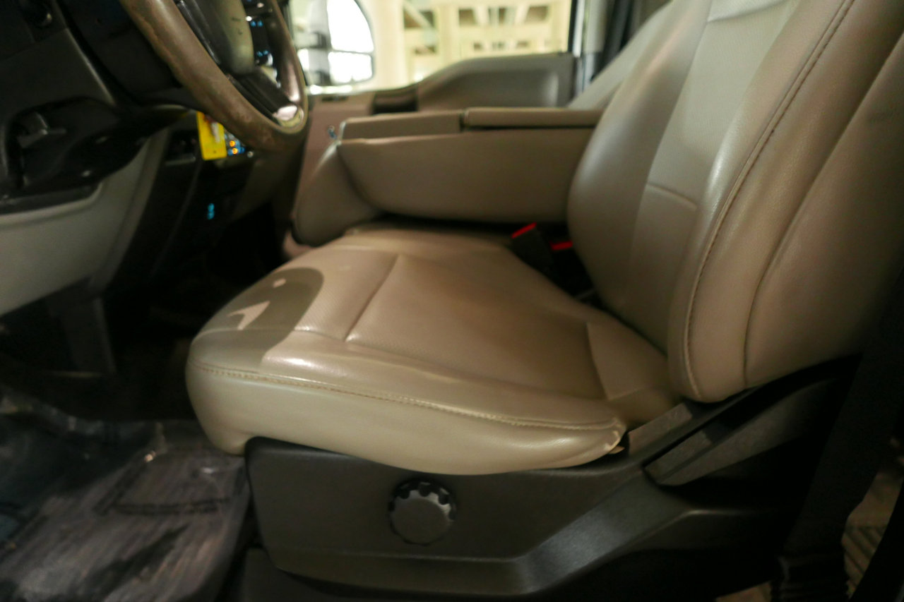 Used 2020 Ford F250 XL w/ Power Equipment Group image 9