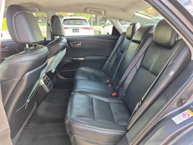 Used 2018 Toyota Avalon XLE FWD image 18