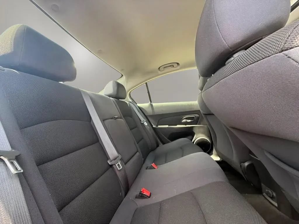 Used 2016 Chevrolet Cruze LT w/ Sun And Sound Package FWD image 12