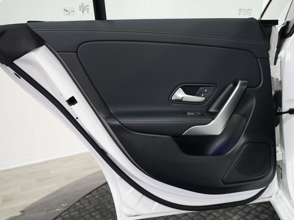 Used 2025 Mercedes-Benz CLA 250 4MATIC image 14
