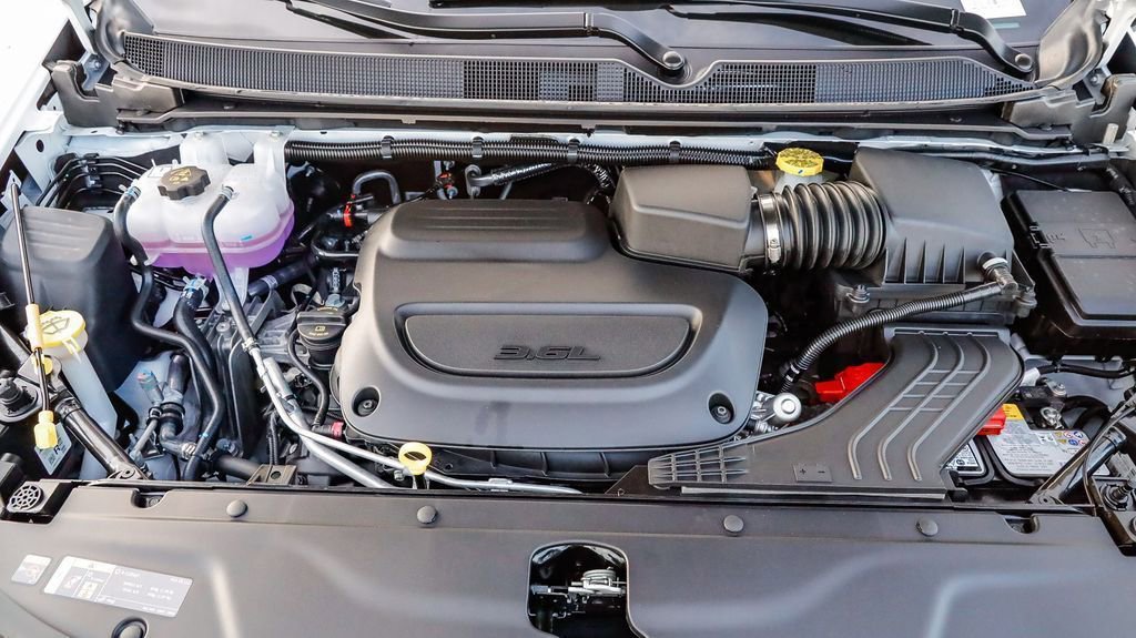 New 2026 Chrysler Pacifica Select w/ S Appearance Package image 28