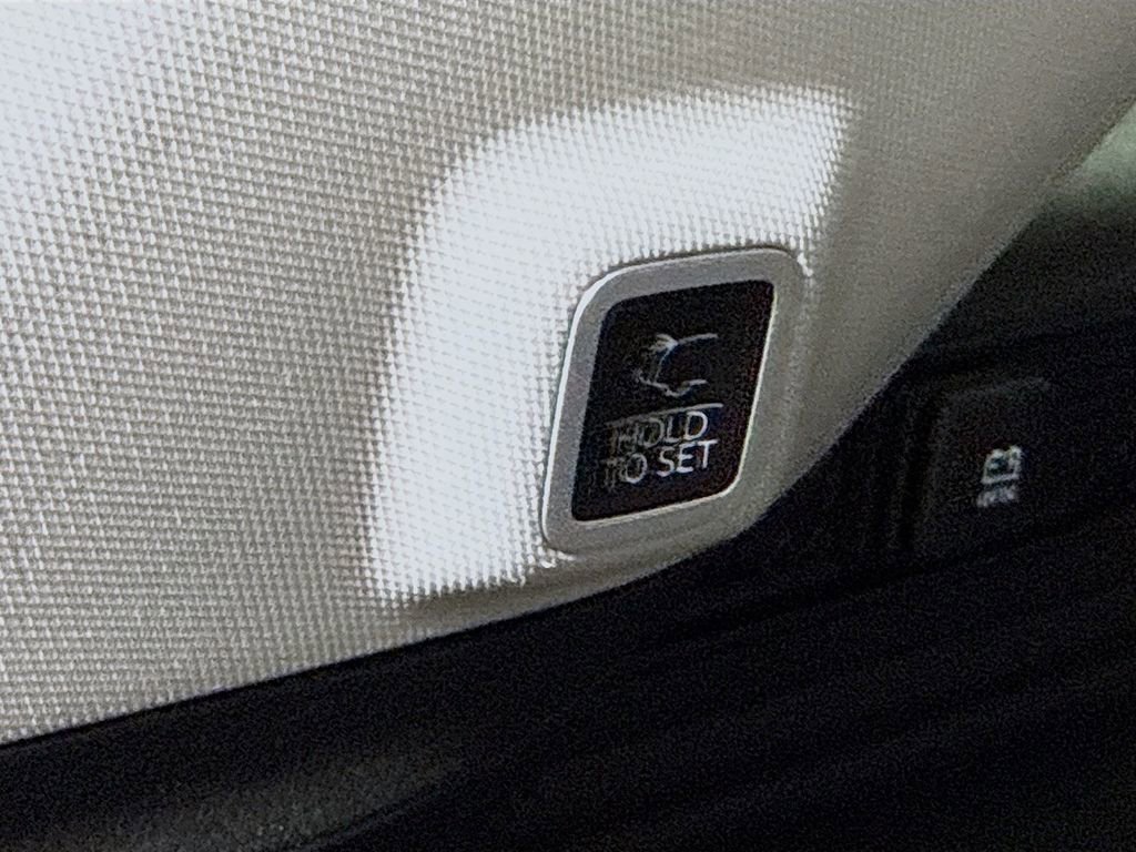 Used 2022 Jeep Grand Cherokee Limited 4xe image 30