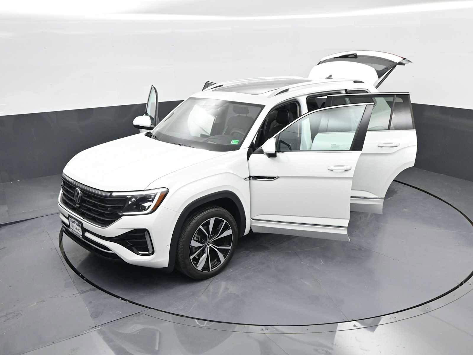 Used 2025 Volkswagen Atlas SEL Premium R-Line image 46