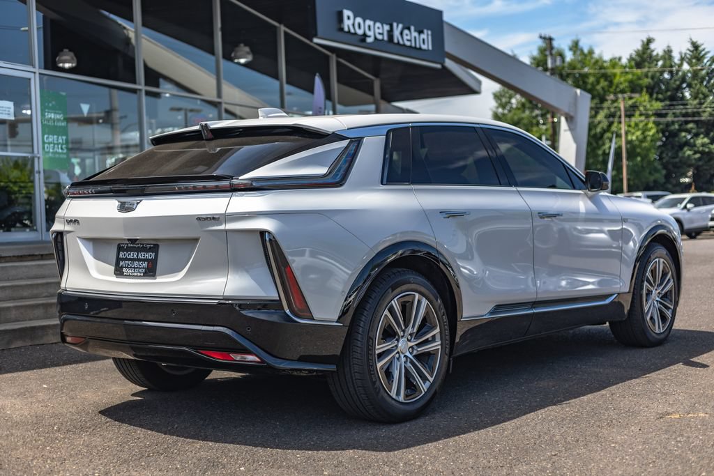 Used 2024 Cadillac Lyriq Luxury RWD image 7