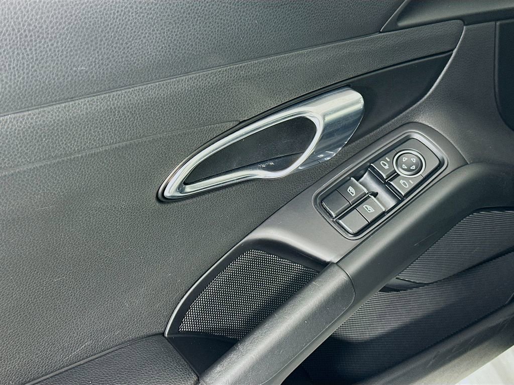 Used 2018 Porsche 718 Cayman RWD image 19