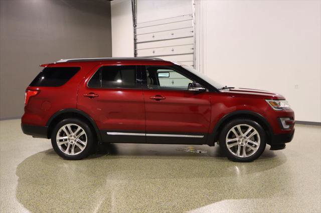 Used 2017 Ford Explorer XLT w/ Equipment Group 202A FWD image 11