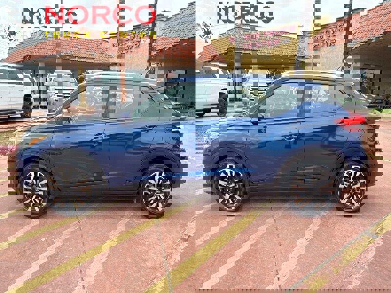 Used 2019 Nissan Kicks SV image 6