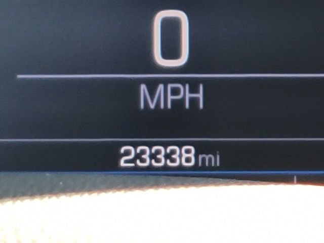 Used 2023 GMC Acadia SLE image 32