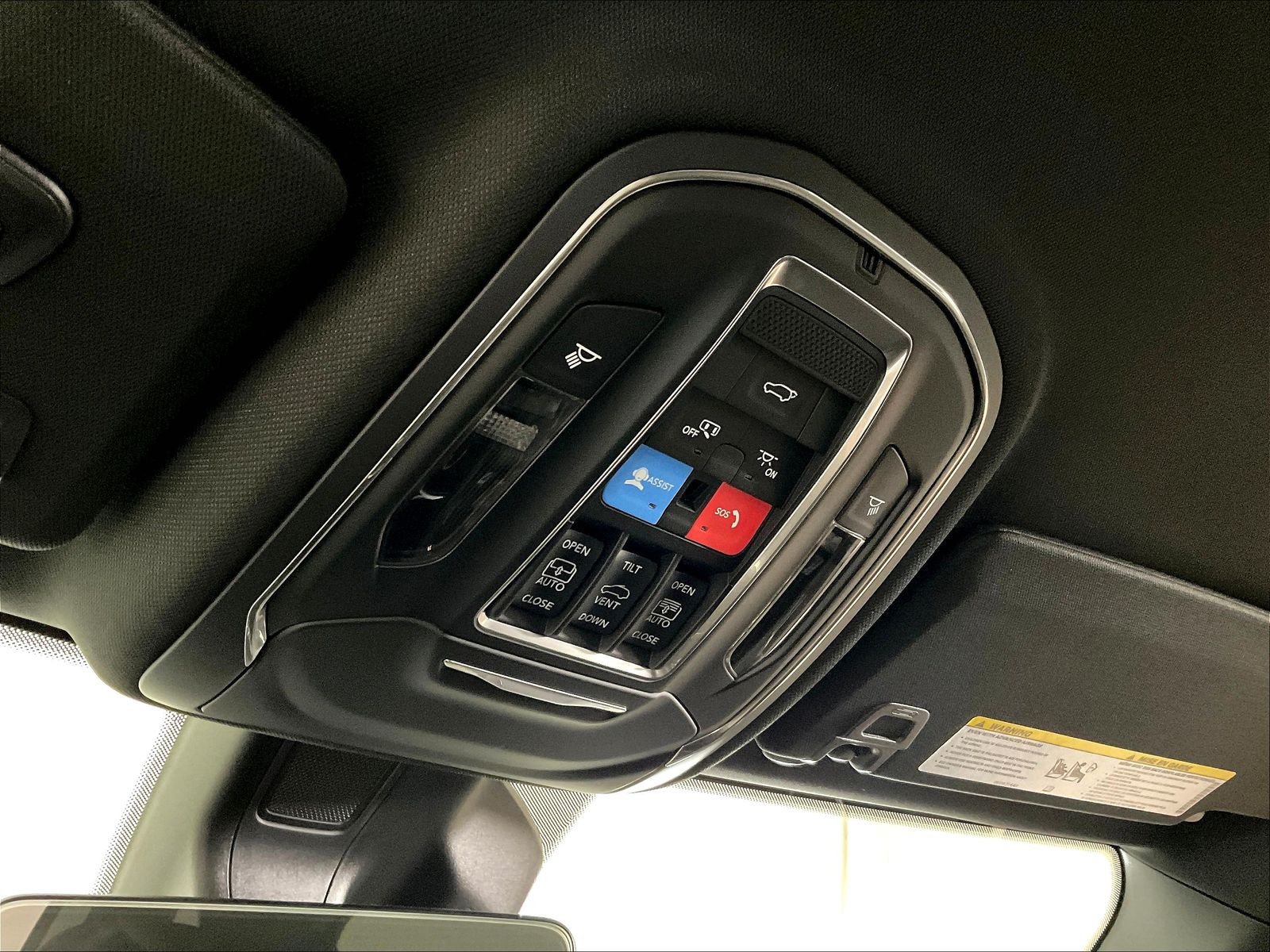 Used 2025 Jeep Grand Cherokee Limited AWD/4WD image 36