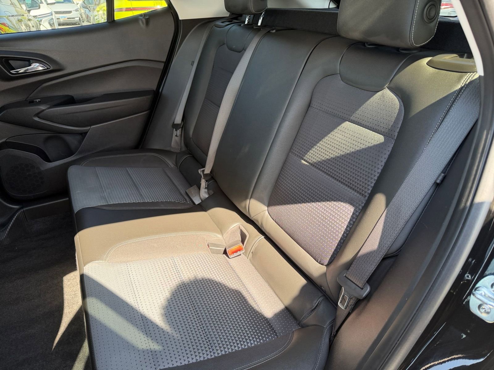 Used 2025 Chevrolet Trax LT image 36