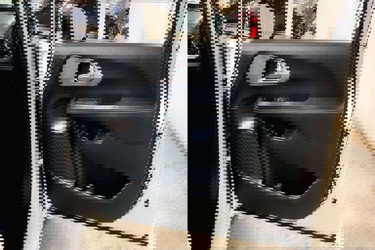 Used 2023 Chrysler Pacifica Touring-L w/ S Appearance Package image 22