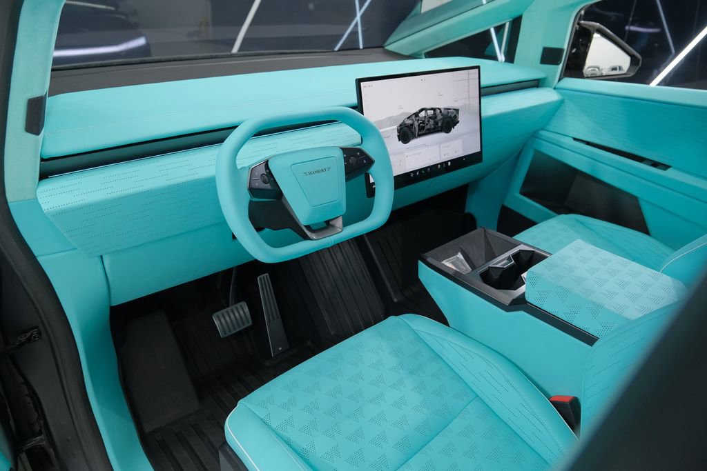 Used 2025 Tesla Cybertruck AWD Crew Cab image 55