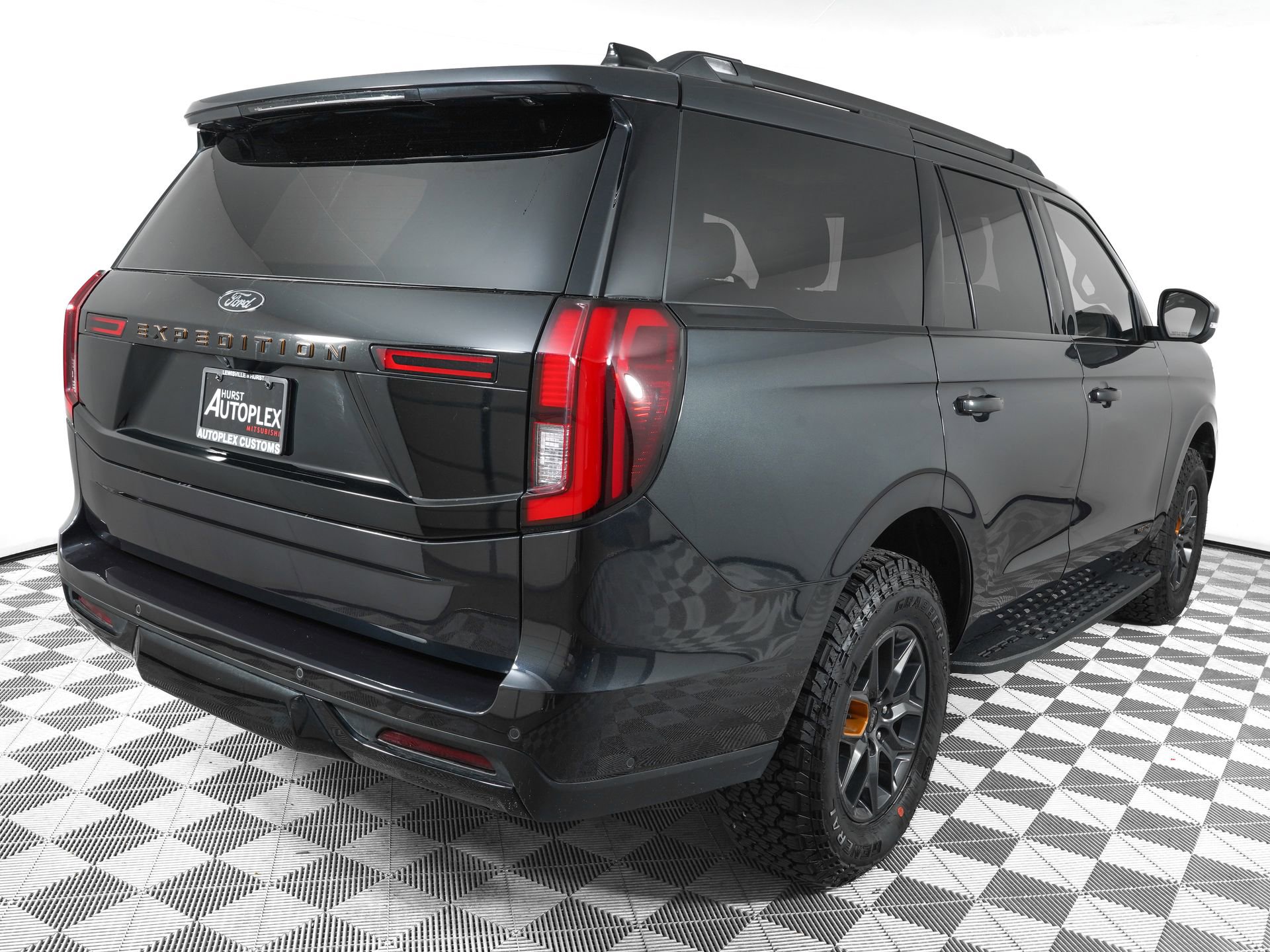 Used 2025 Ford Expedition Tremor AWD/4WD image 4