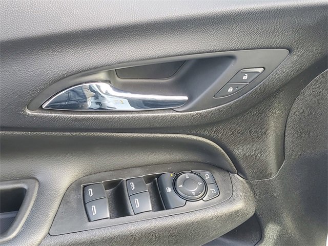 Used 2020 Chevrolet Equinox LT image 17