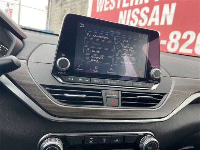 Used 2023 Nissan Altima 2.5 SV image 14