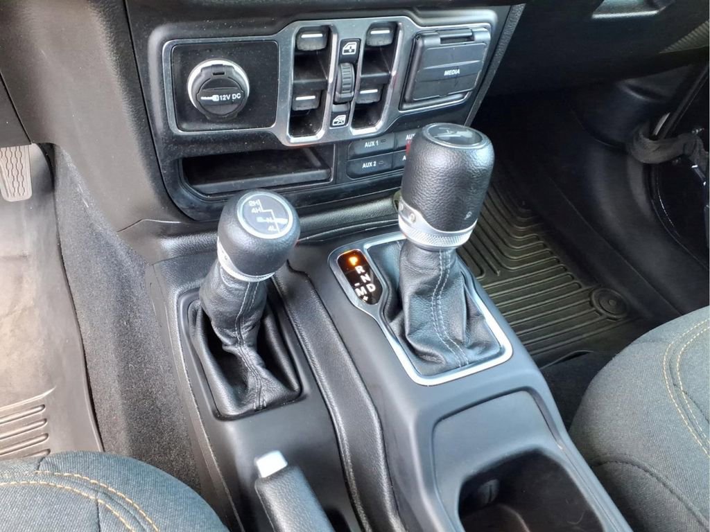 Used 2024 Jeep Wrangler Unlimited Sport AWD/4WD image 28