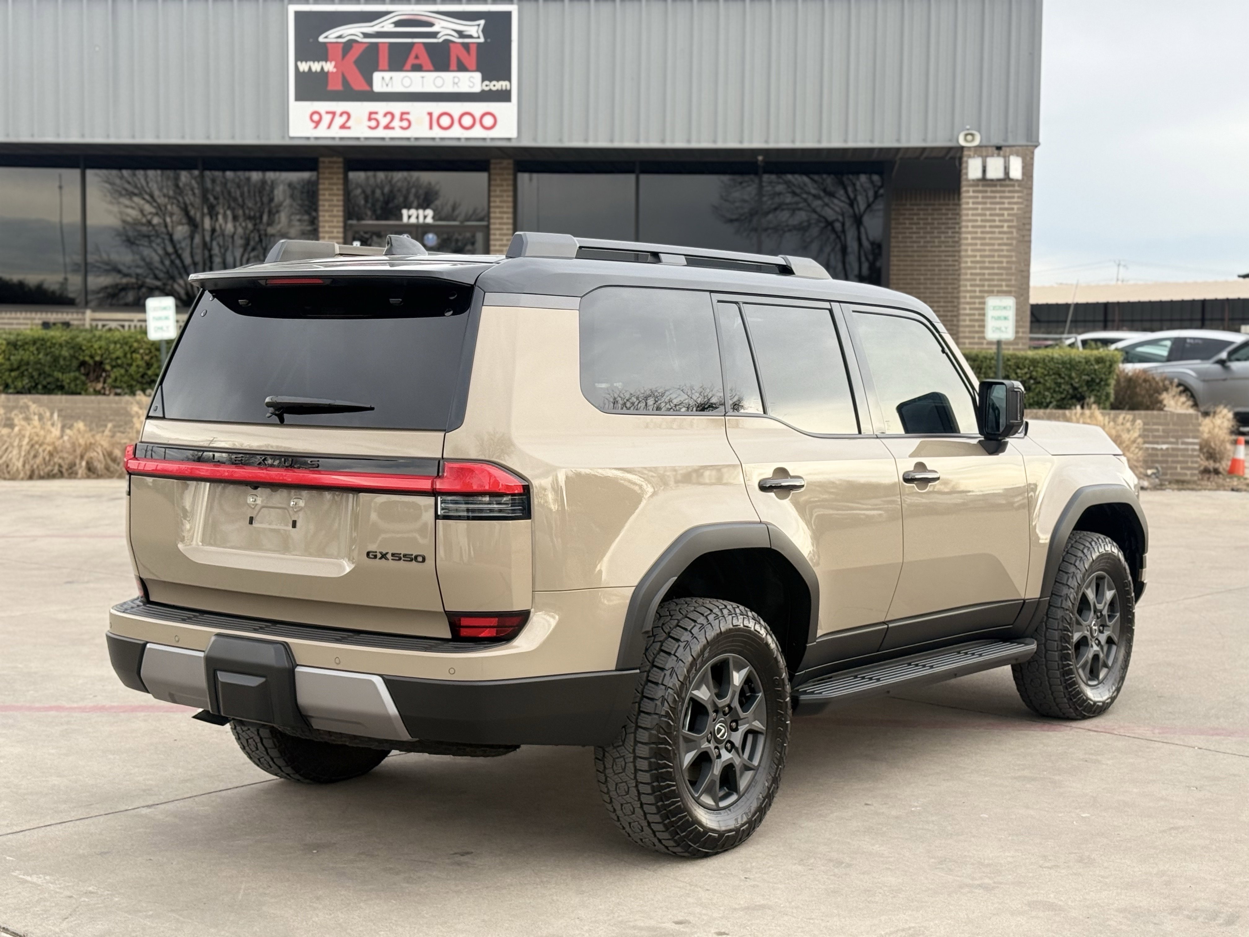 Used 2025 Lexus GX 550 image 7