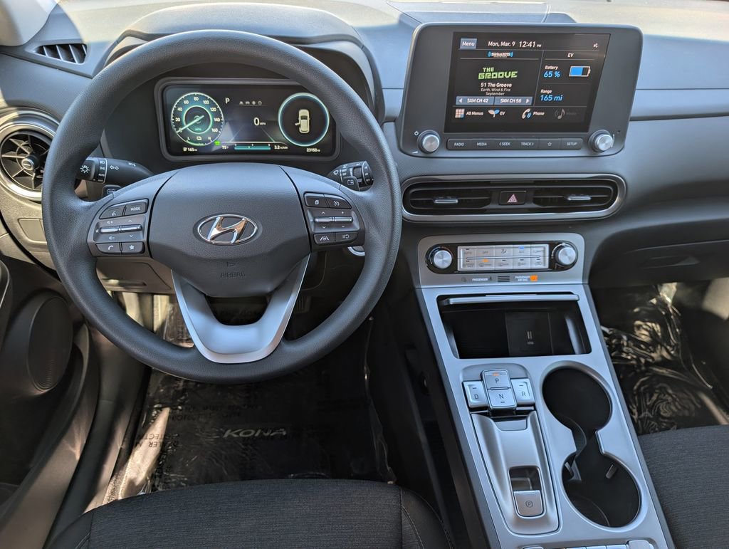Used 2023 Hyundai Kona SE w/ Cargo Package image 18