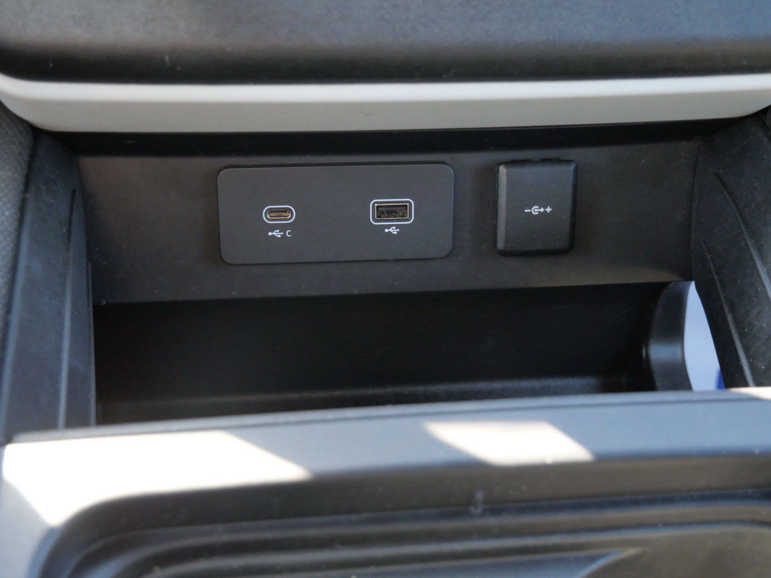 Used 2022 Land Rover Defender 110 X-Dynamic SE AWD/4WD image 20