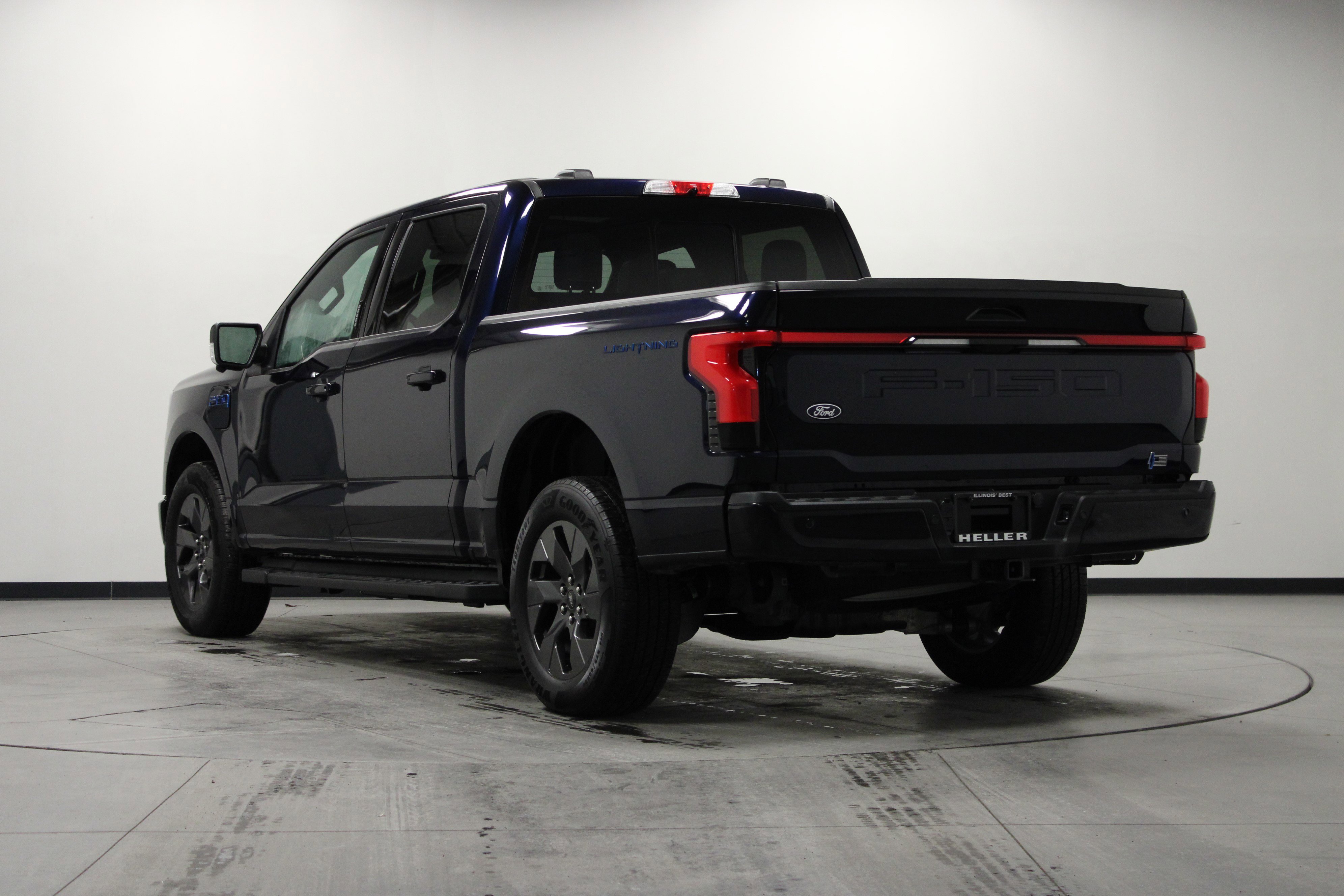 Used 2024 Ford F150 Lightning Lariat image 6