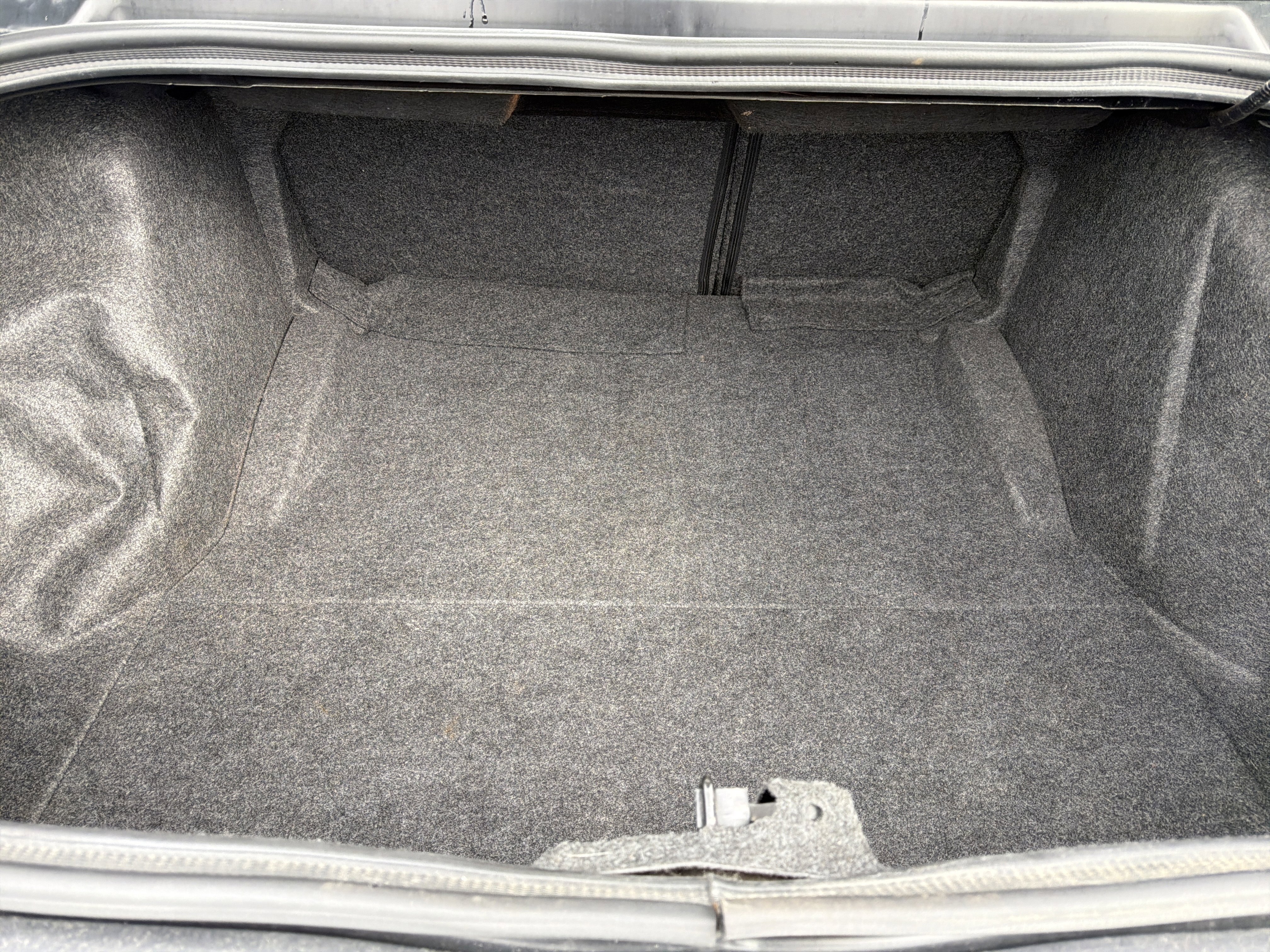 Used 2023 Dodge Challenger SXT image 5