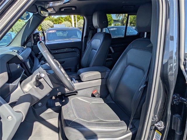 Used 2023 Land Rover Defender 110 X-Dynamic SE image 5