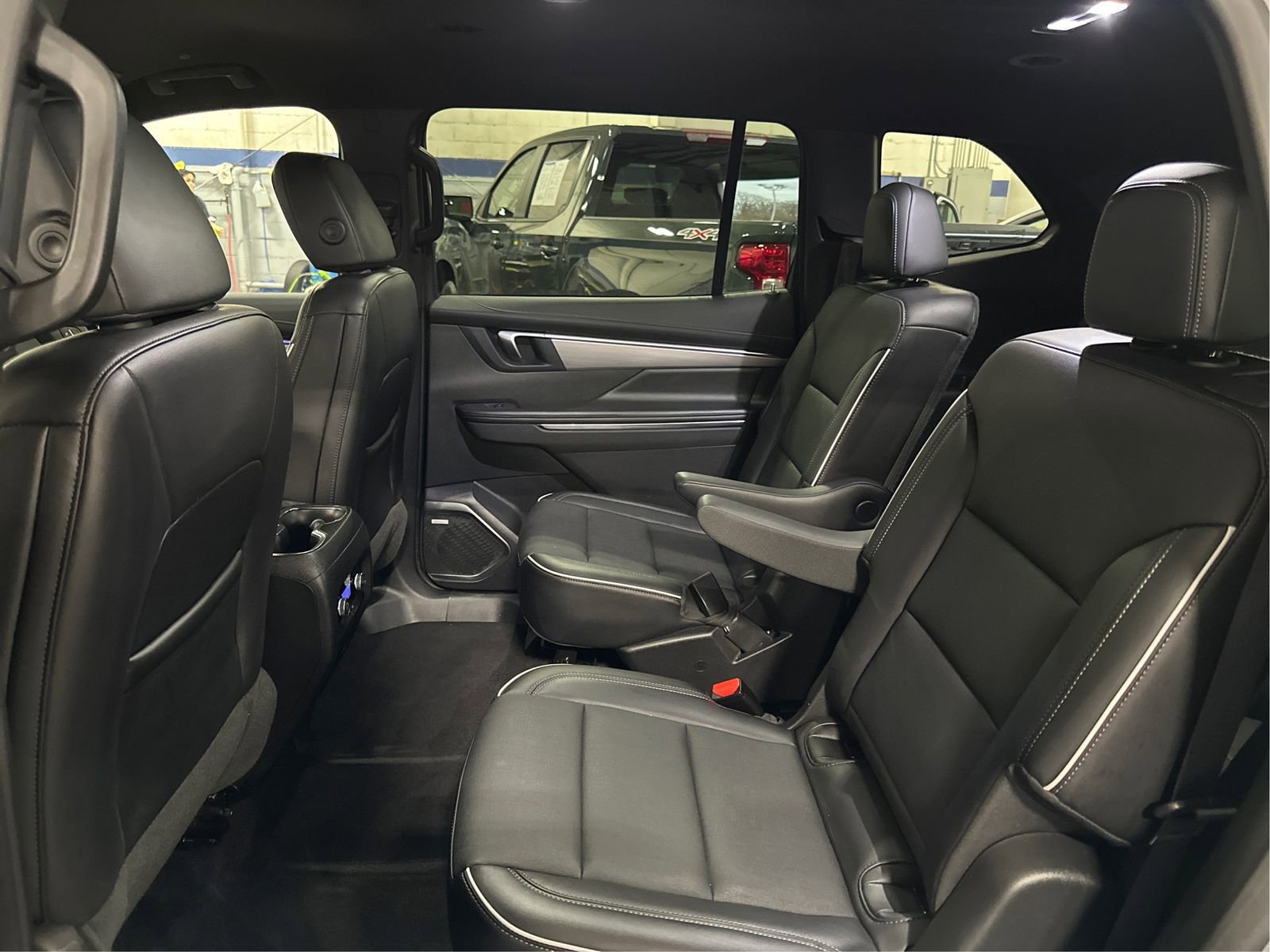 Certified 2025 Buick Enclave Preferred AWD/4WD image 10