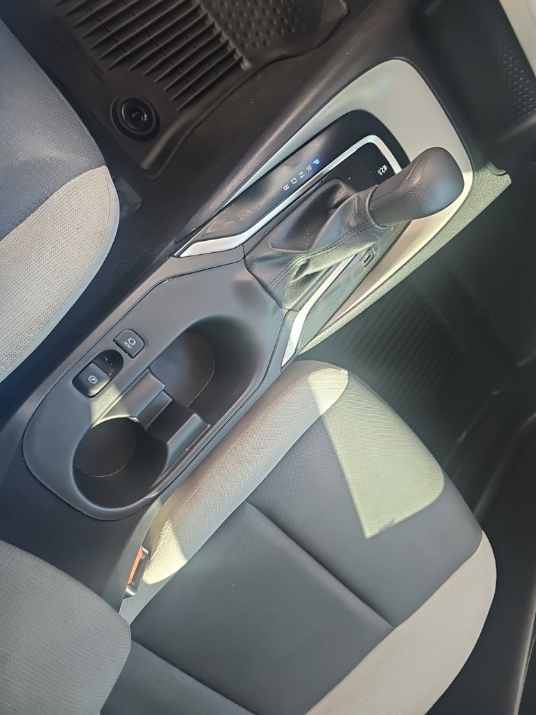Used 2025 Toyota Corolla LE FWD image 18