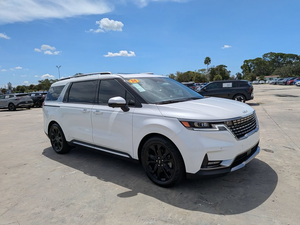 Certified 2024 Kia Carnival SX Prestige FWD image 2