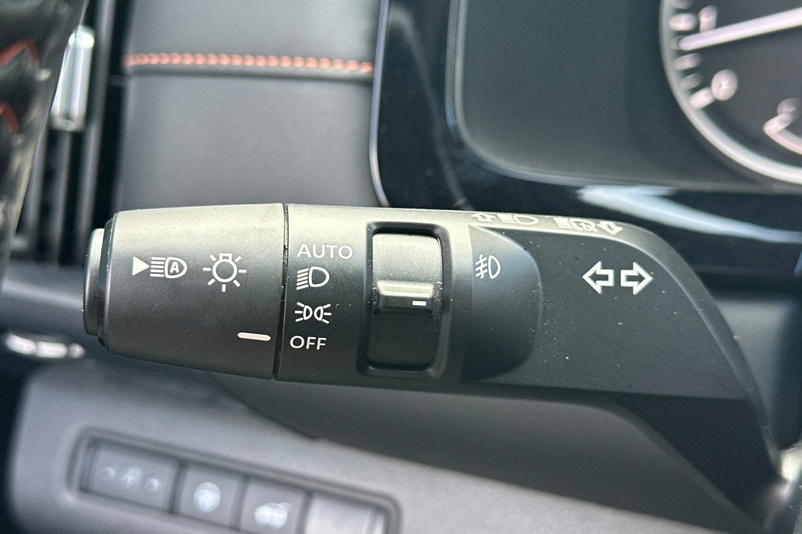 Certified 2025 Nissan Pathfinder Rock Creek image 39