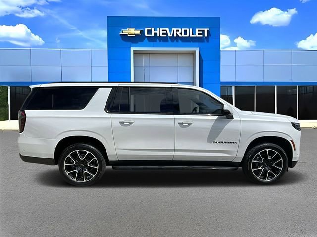 Used 2025 Chevrolet Suburban RST w/ Comfort Package AWD/4WD image 2