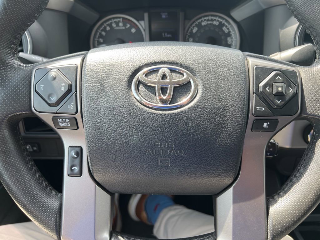 Used 2017 Toyota Tacoma SR5 image 25